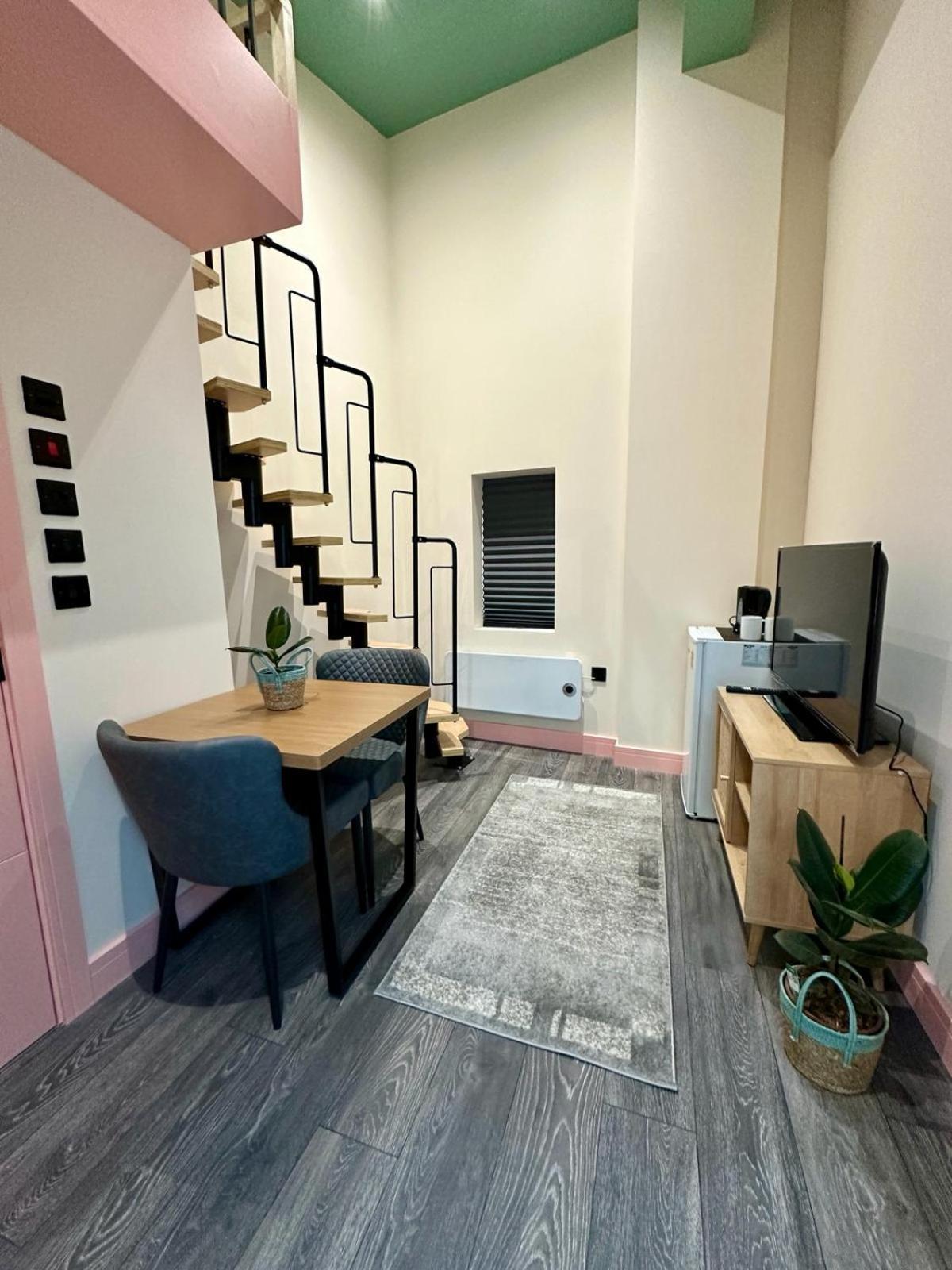 Cozy En-Suite Loft In Trendy Local 런던 외부 사진